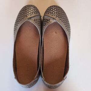 OluKai Women's Perforated Tan Flats